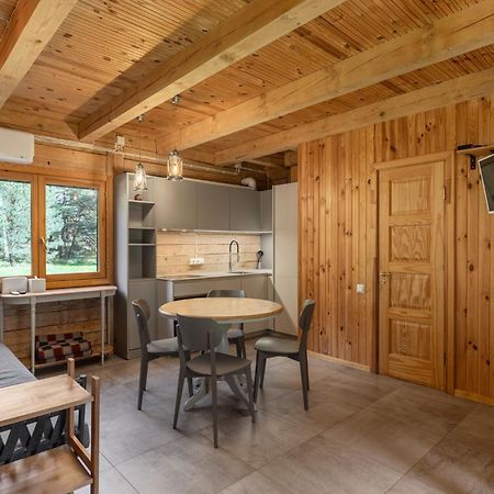 Roze Guest Houses Sklandas Bernati Ngoại thất bức ảnh