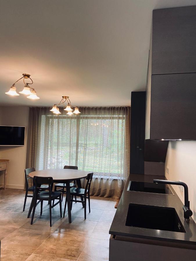 Roze Guest Houses Sklandas Bernati Ngoại thất bức ảnh