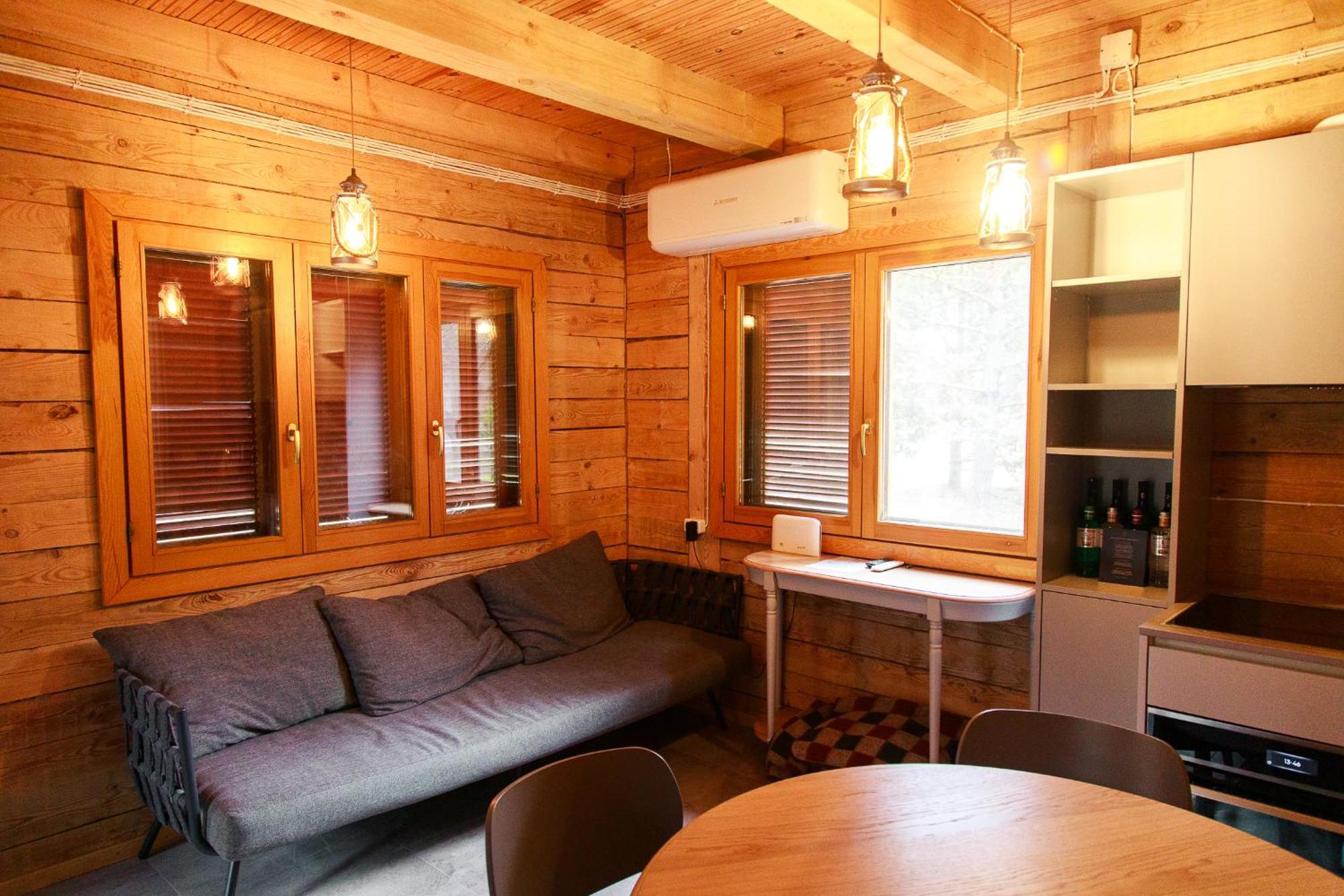 Roze Guest Houses Sklandas Bernati Ngoại thất bức ảnh