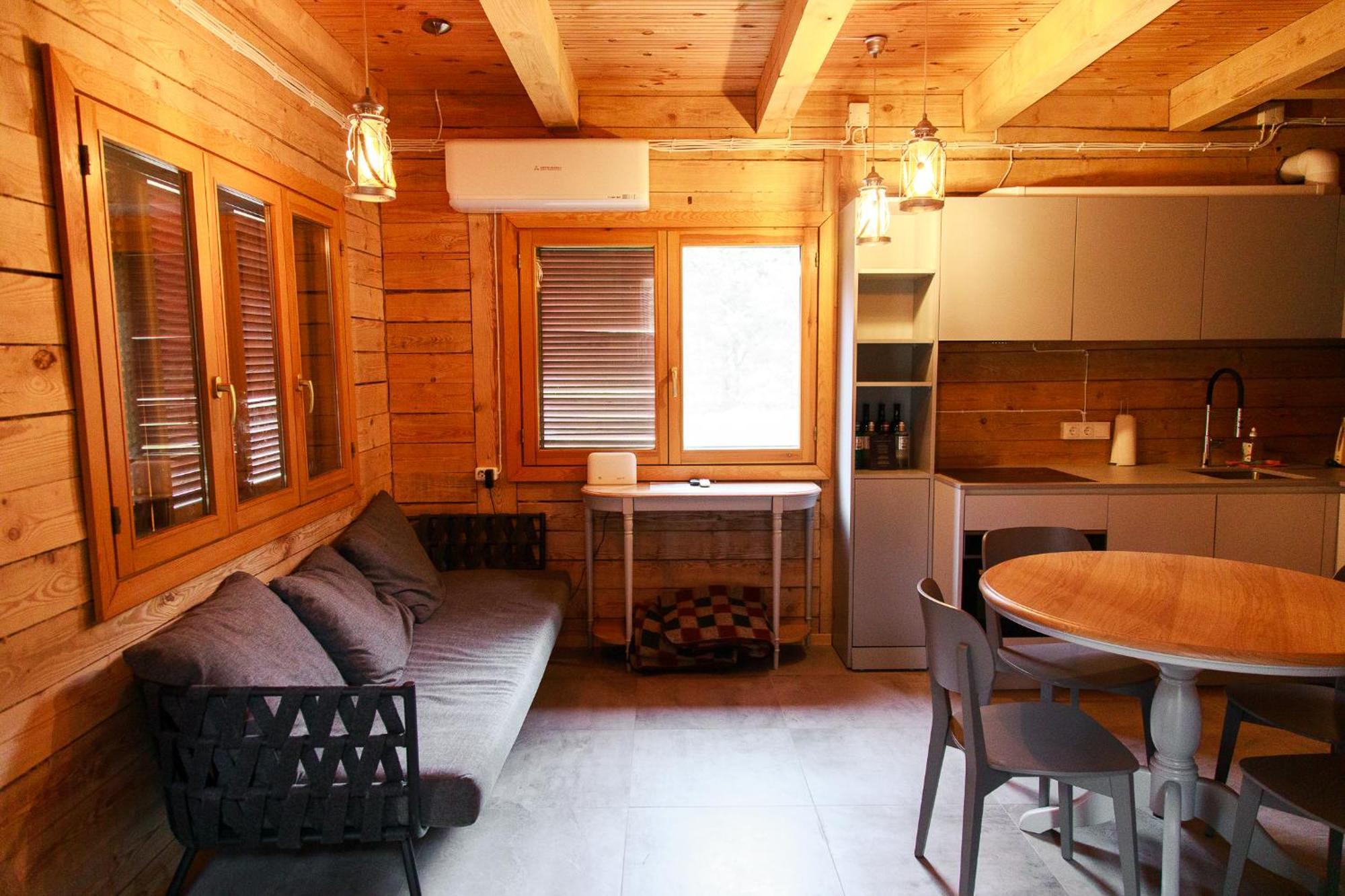 Roze Guest Houses Sklandas Bernati Ngoại thất bức ảnh