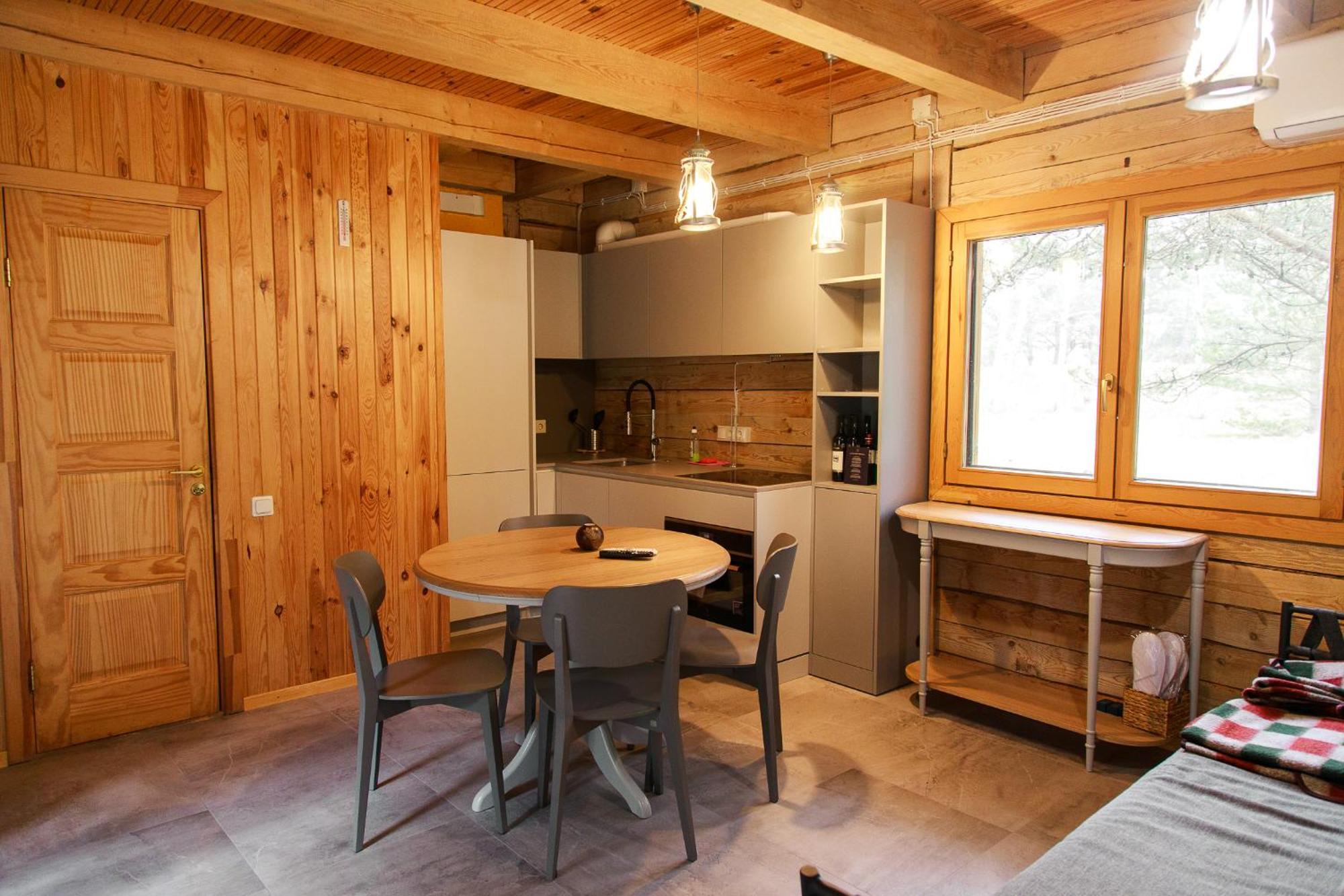 Roze Guest Houses Sklandas Bernati Ngoại thất bức ảnh