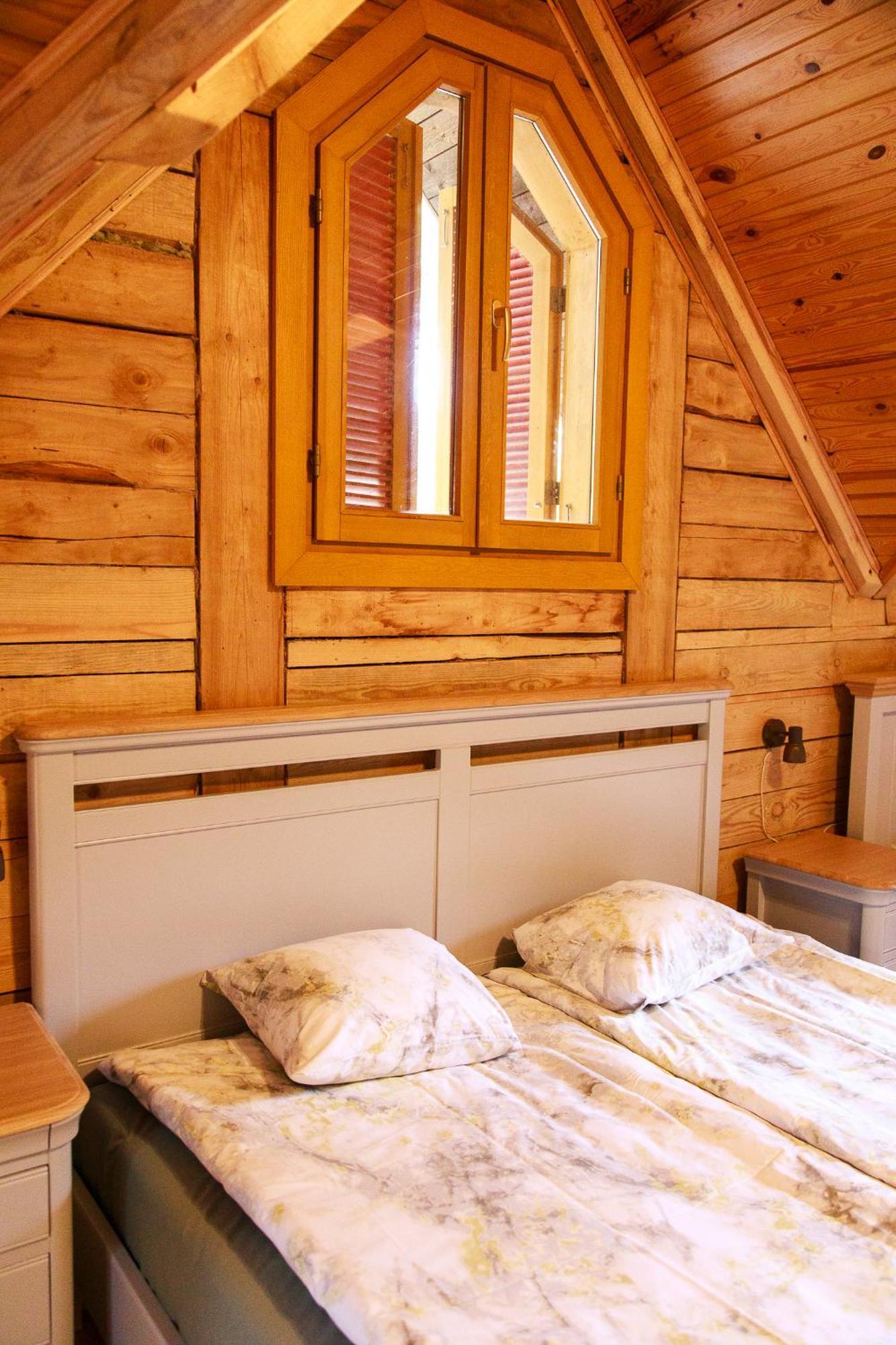 Roze Guest Houses Sklandas Bernati Ngoại thất bức ảnh