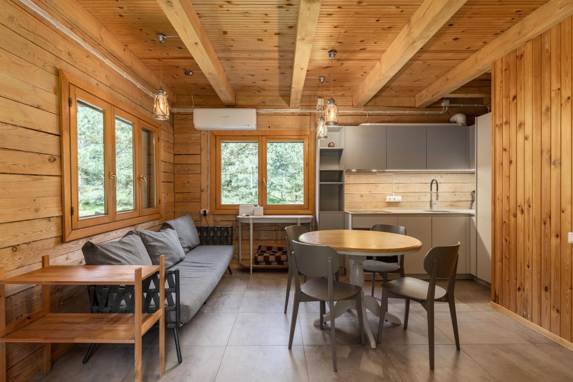 Roze Guest Houses Sklandas Bernati Ngoại thất bức ảnh
