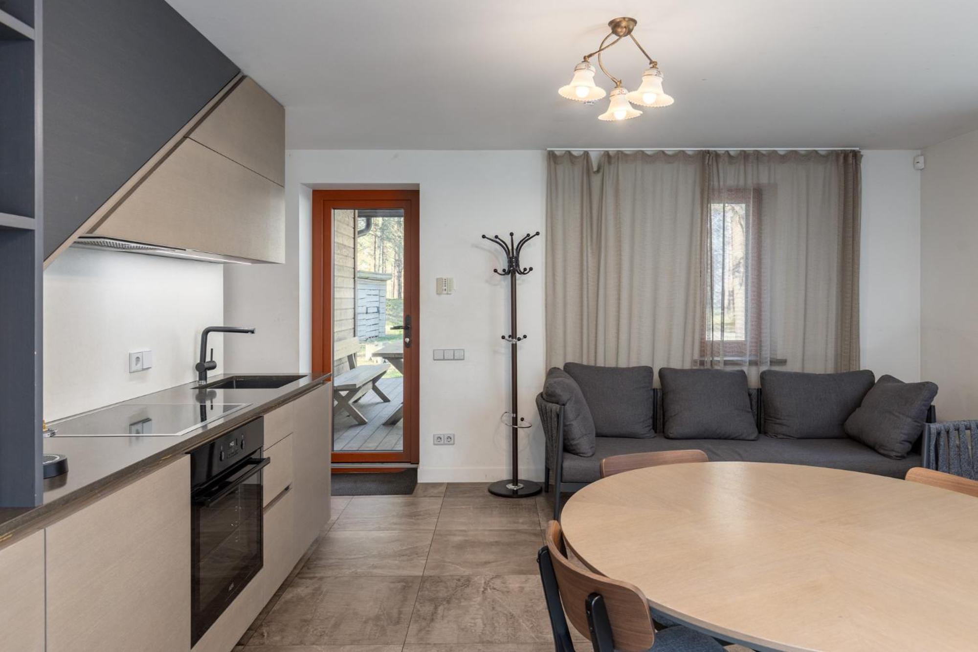 Roze Guest Houses Sklandas Bernati Ngoại thất bức ảnh